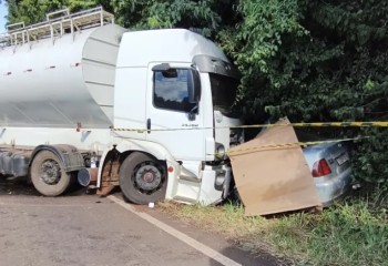 Colisão entre carro e caminhão deixa um morto na PR-493 entre Dois Vizinhos e Verê