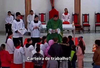 Padre fica sem reação após resposta sincera de criança durante missa no Paraná