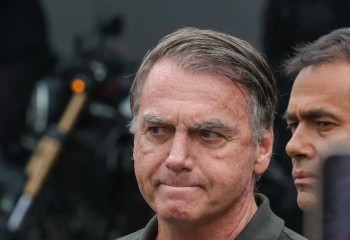 PGR dá aval para Bolsonaro fazer cirurgia no ombro