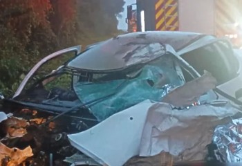 Mãe e duas filhas morrem em colisão frontal entre carro e carreta na BR-285 no RS