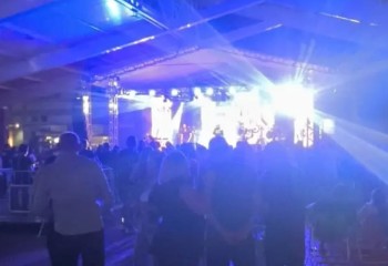 Mulher é ferida com facada durante show do trabalhador
