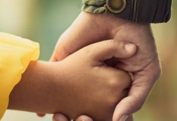 “Educação não exige perfeição”: Débora Garofalo orienta pais sobre como apoiar os filhos