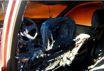 Homem é preso por incendiar carro e praticar vandalismo
