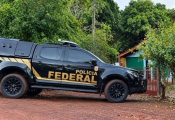 Polícia Federal deflagra operação contra grupo suspeito de contrabando de cigarros no Paraná