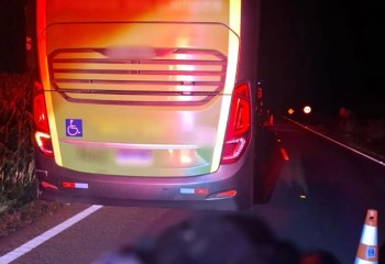 Homem morre atropelado por ônibus na PR-484