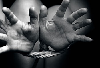 MPF denuncia cinco pessoas por tráfico internacional de mulheres