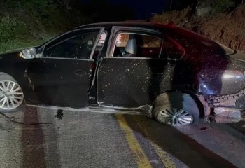 Motorista fica ferido após sair da pista e veículo rodopiar na PR-180