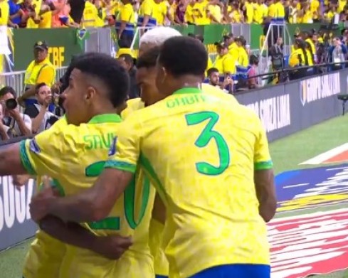 Brasil vence a Colômbia com gol de Vini Jr aos 53 do segundo tempo