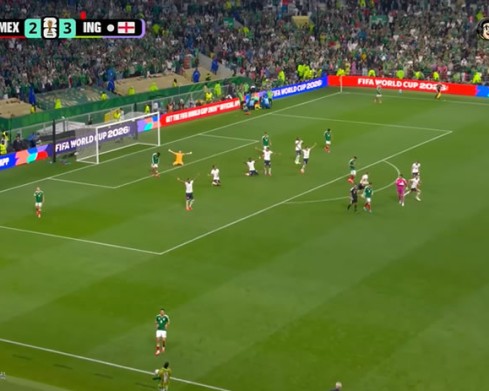 Inglaterra supera expulsão e vence México em jogo dramático para chegar às quartas