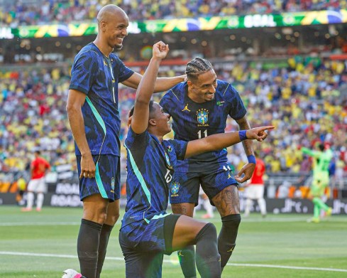 Brasil vence Egito e chega embalado para a estreia na Copa do Mundo