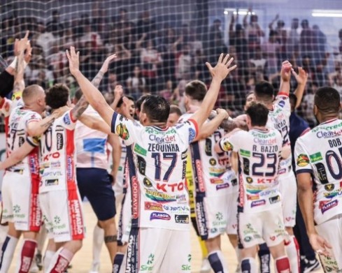 Cascavel vence e elimina o Marreco