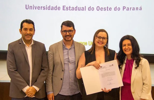 Unioeste dá posse a mais de 100 novos servidores