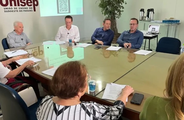 Prefeitura firma parceria de bolsas de estudos com a Unisep