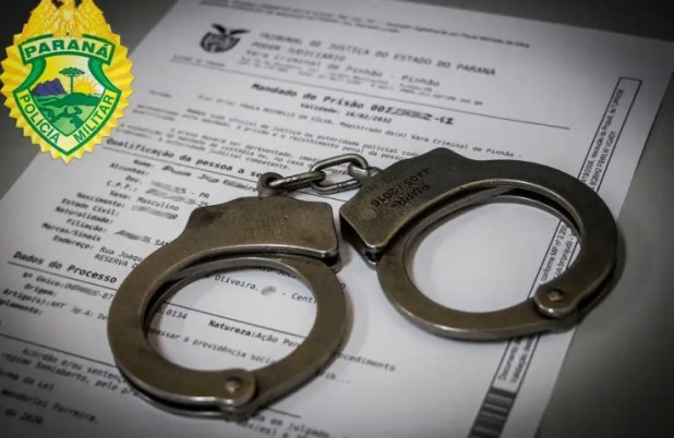 Jovem é preso com mandado por furto