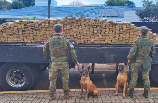 BPFRON e Polícia Federal apreendem 550 quilos de maconha e causam prejuízo de R$ 2 milhões ao crime