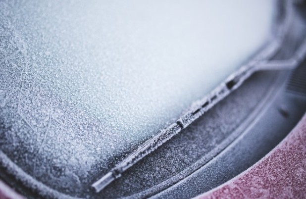 Para-brisas congelado? Veja dicas para proteger seu carro no inverno