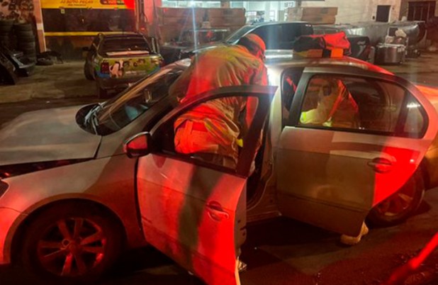 Condutora fica ferida após colisão traseira