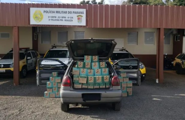 PM e Receita Federal apreendem veículo carregado com desodorantes de origem Argentina
