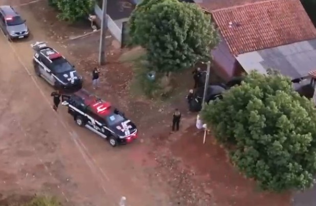 Polícia Civil e Militar do Paraná prendem cinco pessoas e apreendem drogas e armas