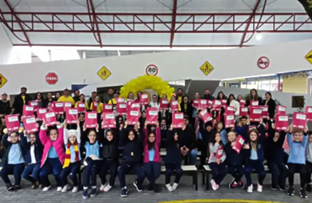 Escolas recebem material educativo sobre trânsito no Maio Amarelo