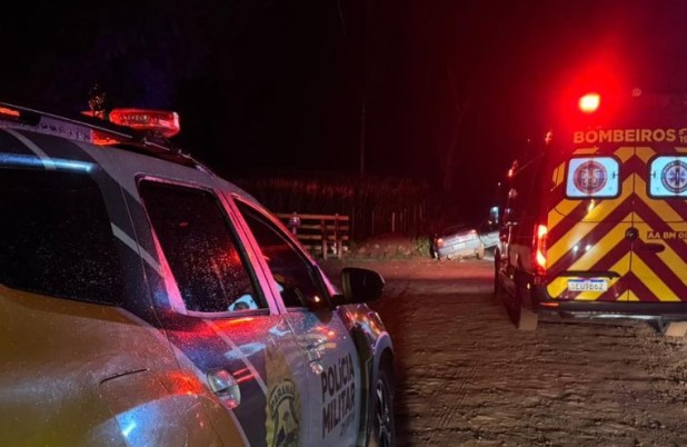 Motorista é preso por embriaguez após saída de pista no bairro Novo Mundo