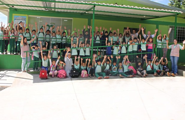Pequenas Irmãs da Sagrada Família Celebram 50 Anos de Missão no Brasil