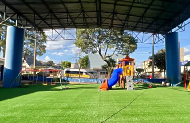 Novos parquinhos ampliam espaços de aprendizado e lazer na rede municipal