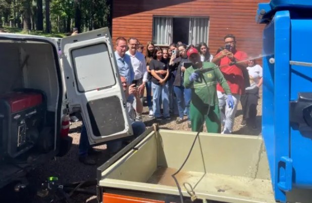 Francisco Beltrão lança sistema com "kit limpeza" para higienização de contentores de lixo