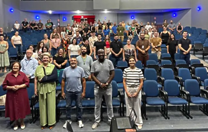 Capacitação sobre igualdade racial qualifica atendimento público