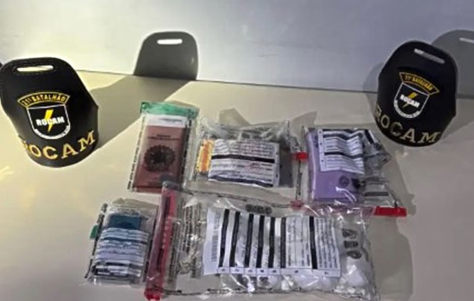 Homem e mulher são presos por tráfico de drogas