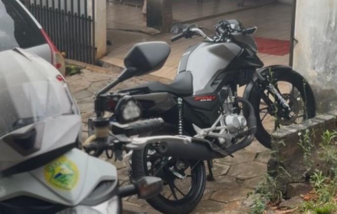 Menor de 16 anos foge da polícia em alta velocidade e é apreendido por direção perigosa