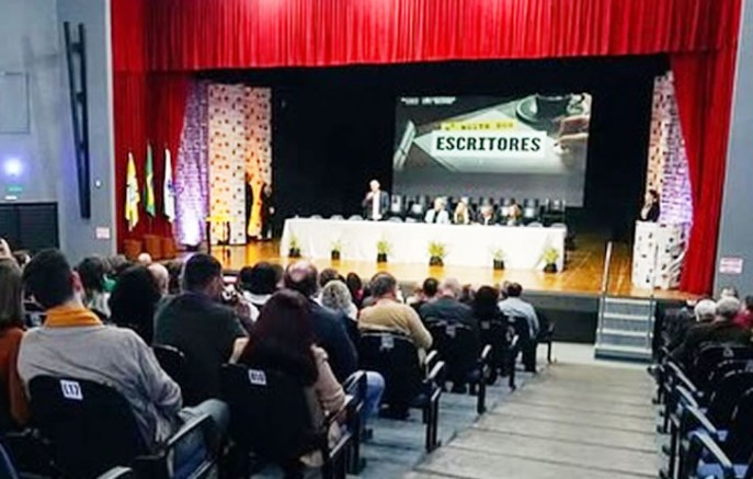 7ª Noite dos Escritores abre inscrições para autores de Francisco Beltrão e região