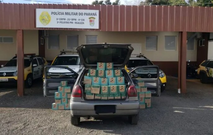 PM e Receita Federal apreendem veículo carregado com desodorantes de origem Argentina