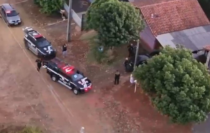 Polícia Civil e Militar do Paraná prendem cinco pessoas e apreendem drogas e armas