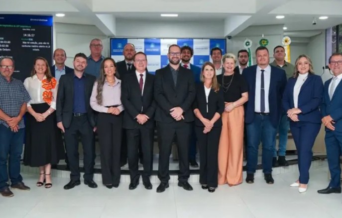 Adolfo Pegoraro toma posse como vereador