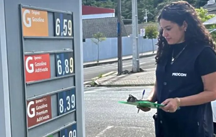 Procon fiscaliza postos para coibir aumento irregular nos combustíveis