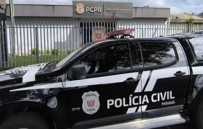Mulher é presa em flagrante por manter cães sem acesso a água, comida e com sinais severos de desnutrição