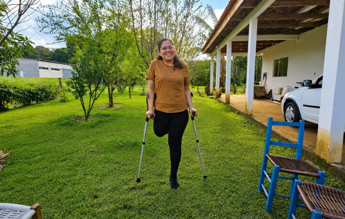 Mãe, esposa e guerreira: Vanessa luta para voltar a caminhar após amputação causada por câncer ósseo