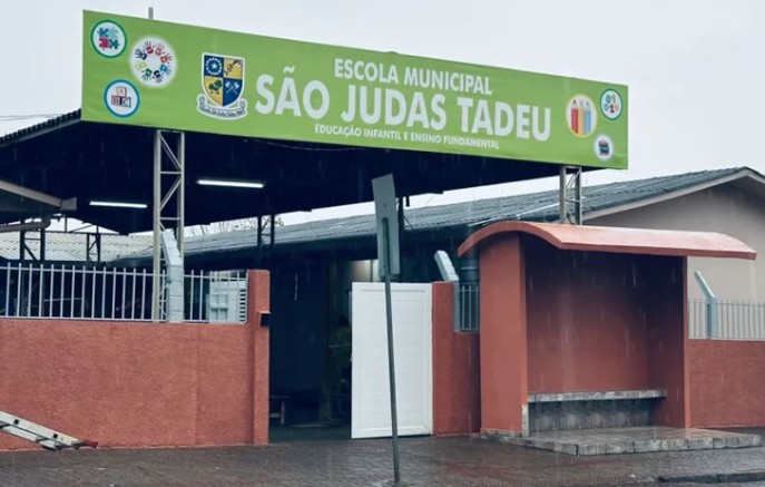 Temporal com granizo danifica cerca de 300 imóveis e suspende aulas