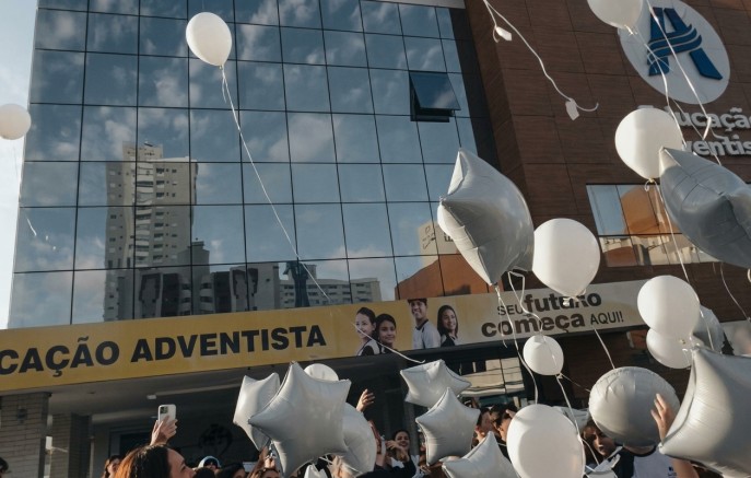 Colégio Adventista homenageia irmãos mortos com a avó em acidente na BR-163