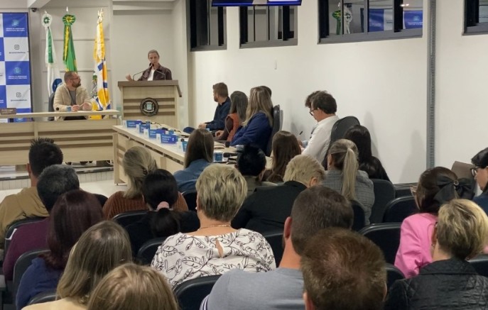 Audiência pública discute melhorias no atendimento a pessoas com TEA em Francisco Beltrão