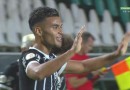 Corinthians vence o Coritiba na despedida do Brasileirão