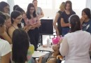 Adolescentes participam de curso