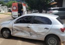 Colisão envolvendo carro e caminhão é registrada no Bairro Luther King