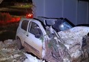 Motorista de carro morre após atropelar cavalo que invadiu rodovia e atravessar muro de subestação de energia, no Paraná