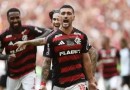 Pedro marca duas vezes, Flamengo goleia o Corinthians e lidera o Brasileirão