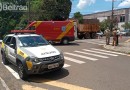Mulher fica ferida em acidente entre carro e moto no Centro de Beltrão