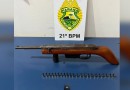Homem ameaça filho com arma, foge da polícia e equipamento é apreendido em Ampére