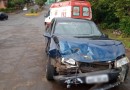 Colisão entre veículos deixa adolescente ferida