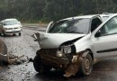 Colisão entre veículos deixa quatro pessoas feridas na PR-180